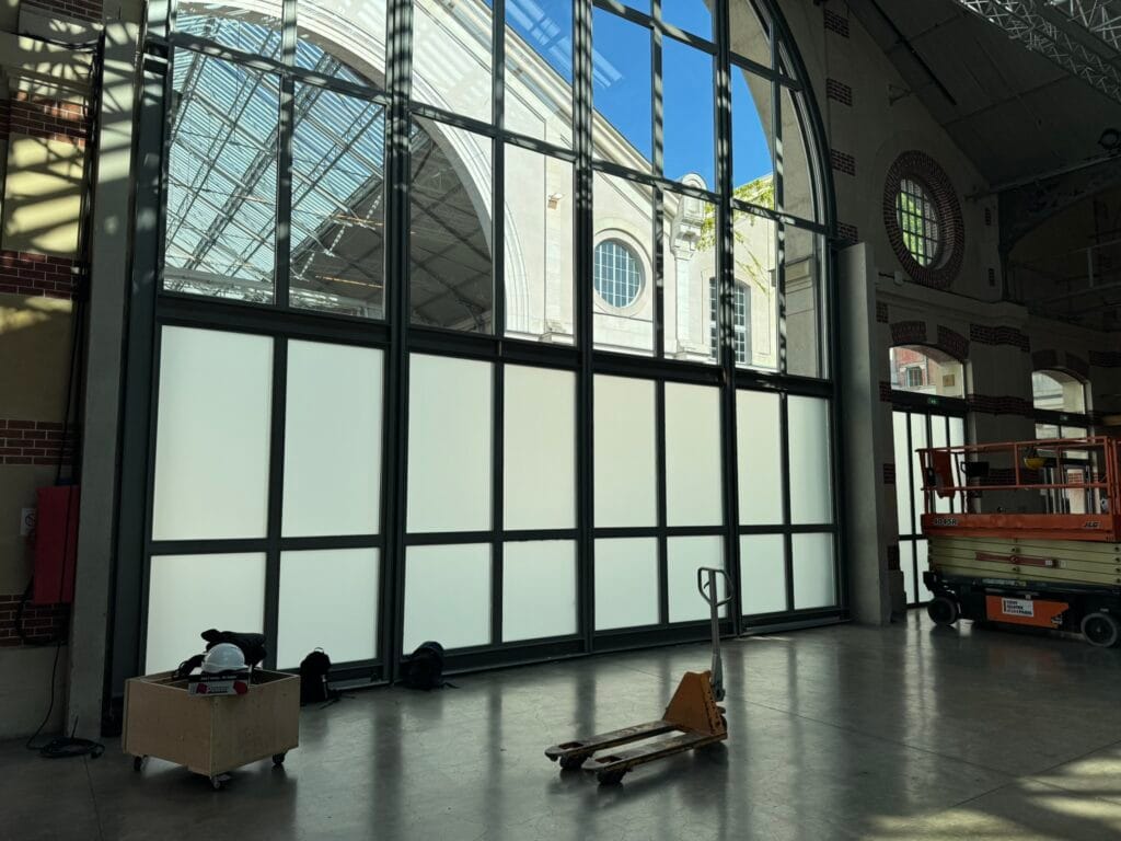 Grande verrière métallique d'un espace public à Amiens